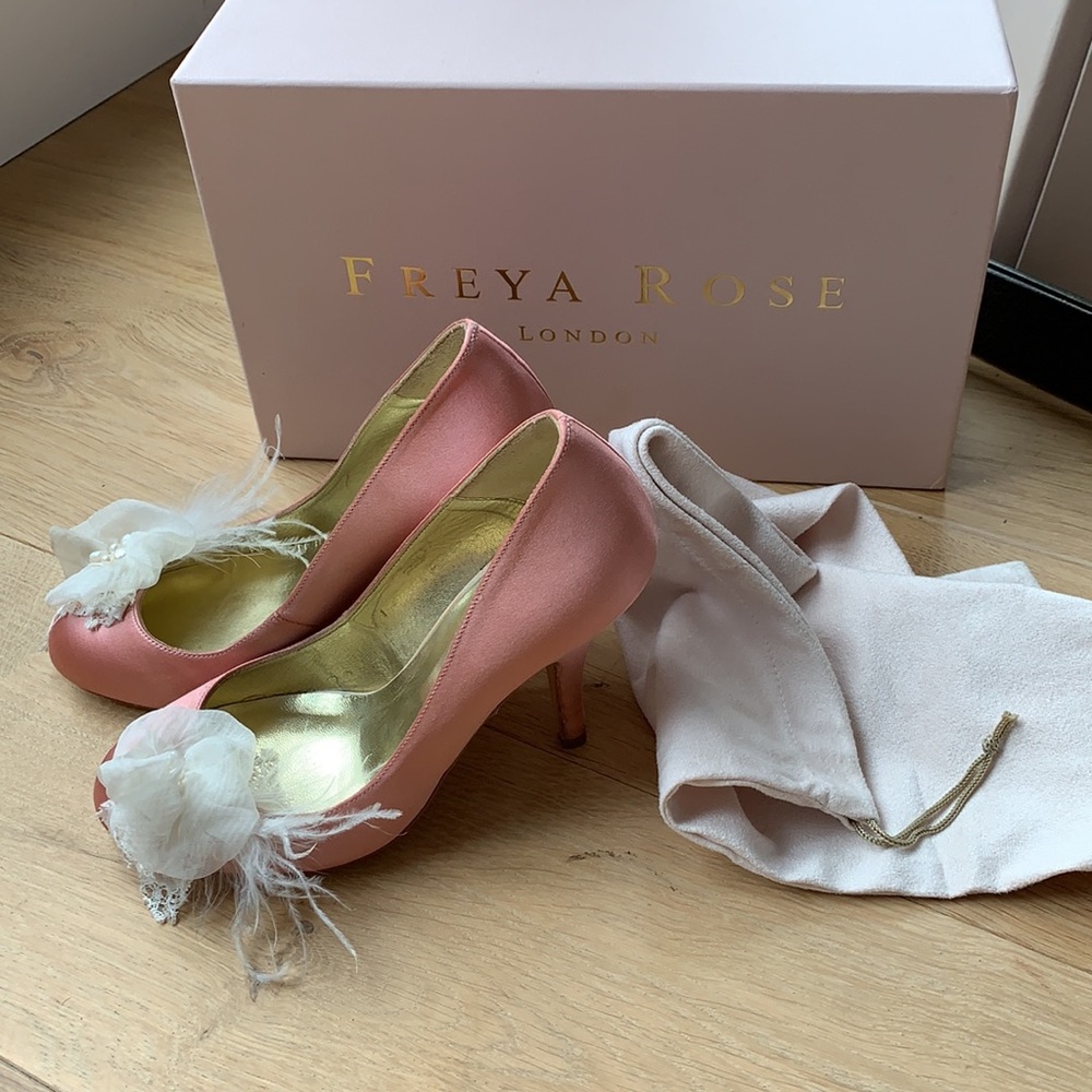 🦄 Freya Rose satin heels with romantic feather accent - Picture 6 of 12